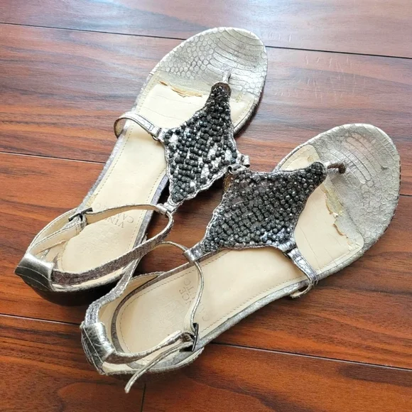Vince Camuto Snakeskin Rhinestone Embellished Sandals Size 8.5 - Picture 3 of 7